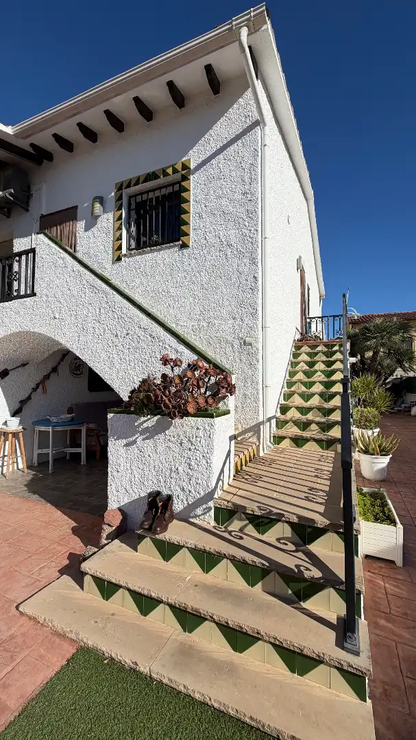 Vista exterior de Casa o xalet en venda en Creixell amb Aire condicionat, Jardí privat i Terrassa