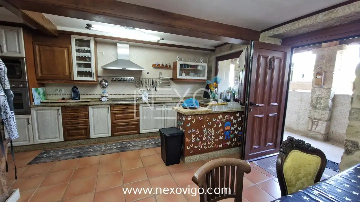 Küche von Haus oder Chalet zum Verkauf in Mondariz mit Heizung, Privatgarten und Terrasse
