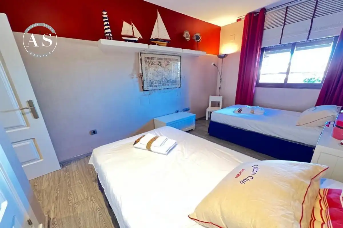Dormitori de Àtic en venda en Motril amb Aire condicionat, Terrassa i Piscina comunitària