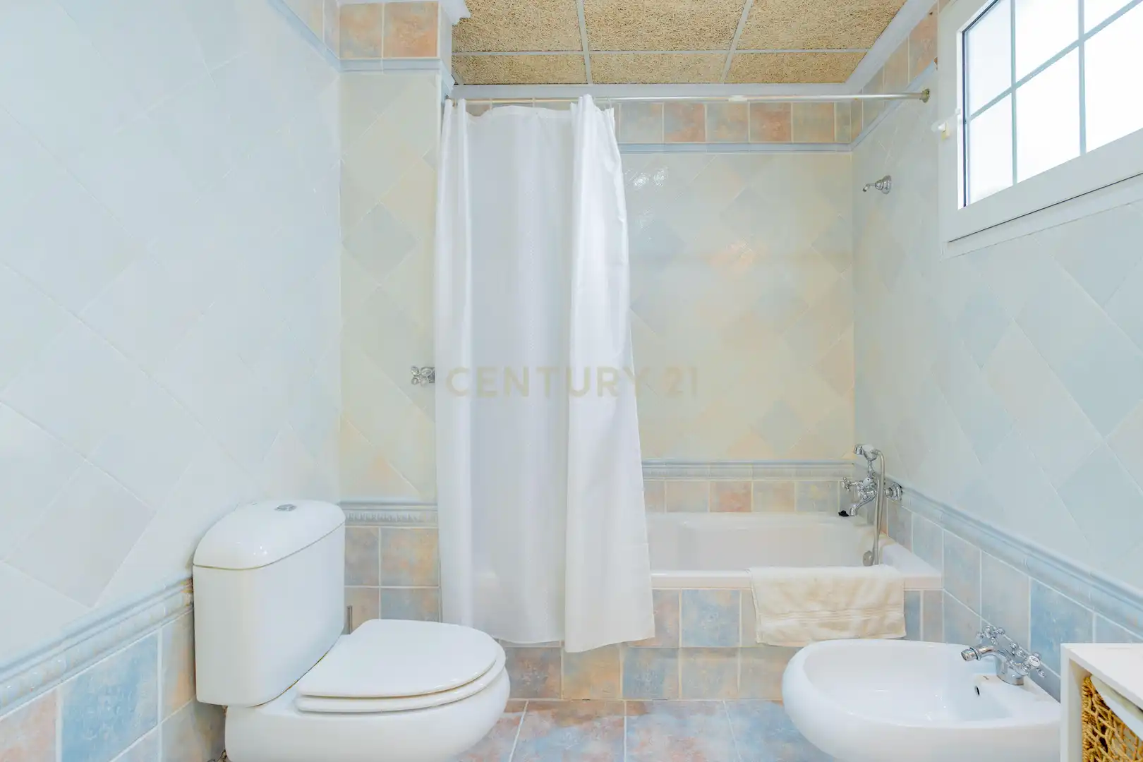 Baño de Casa o chalet en venta en Albal con Aire acondicionado, Jardín privado y Trastero