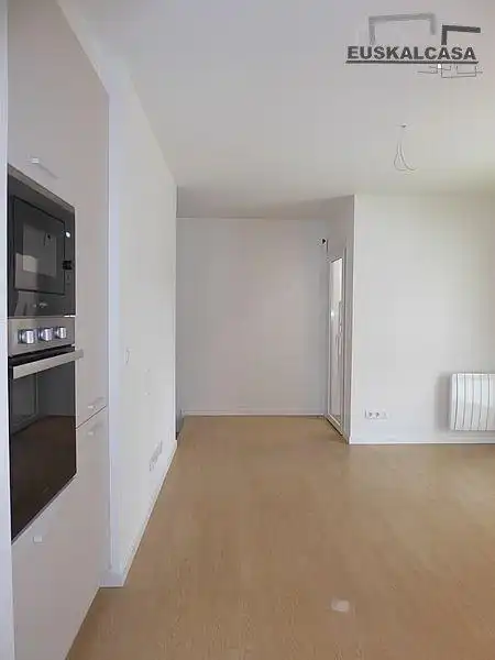 Habitación de Planta baja en venta en Bilbao  con Calefacción y Trastero