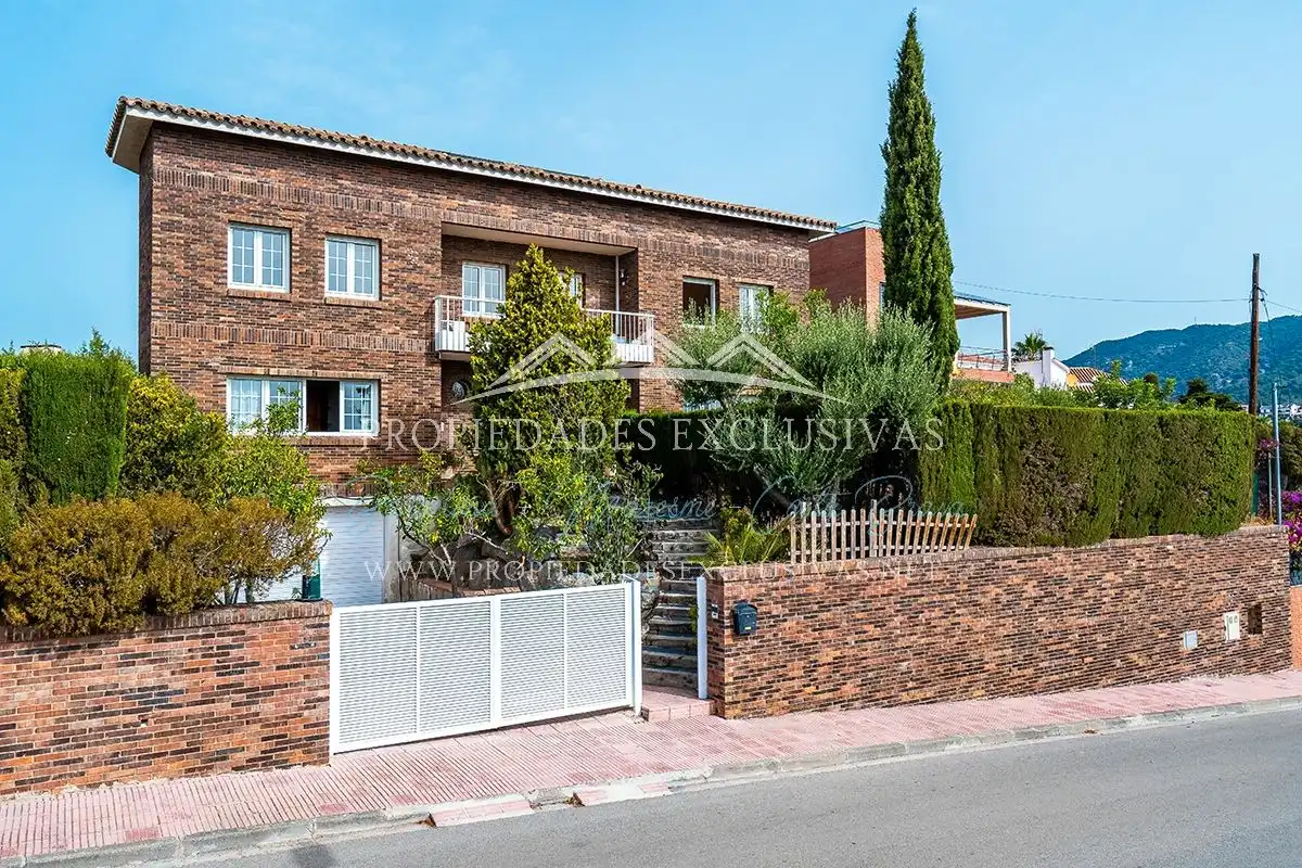 Vista exterior de Casa o chalet en venta en Teià con Aire acondicionado, Calefacción y Jardín privado