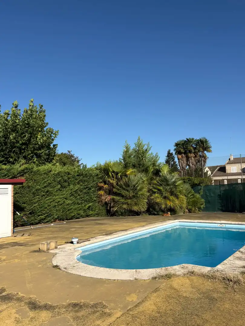 Piscina de Terreno en venta en Albelda de Iregua