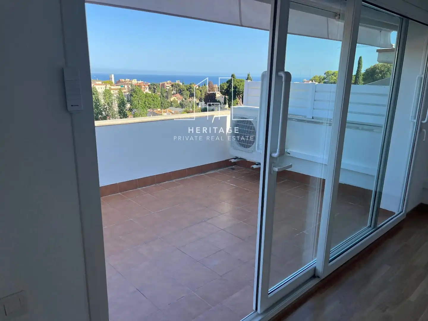 Terraza de Casa adosada de alquiler en Tiana con Aire acondicionado, Calefacción y Jardín privado