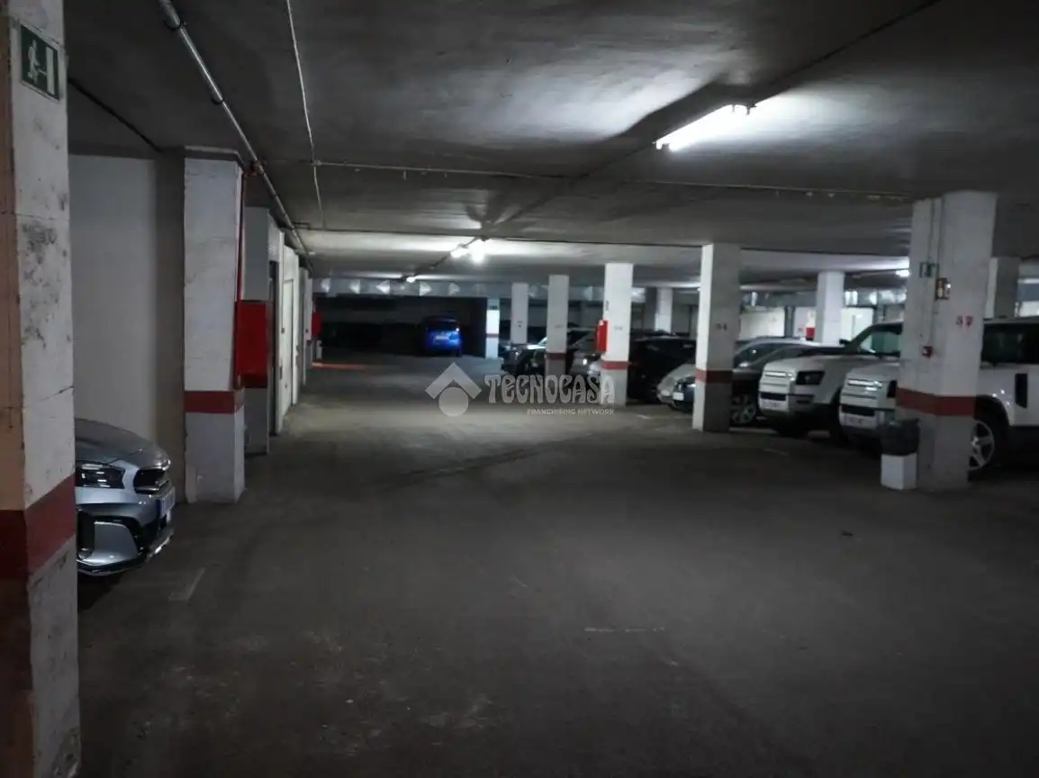 Einzelparkplatz zum Verkauf in Zona Botánico, imagen 4