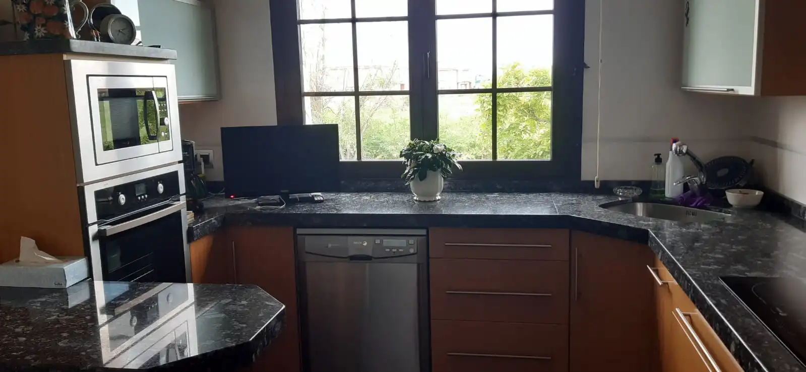 Cuina de Casa o xalet de lloguer en Onzonilla amb Jardí privat, Parquet i Moblat