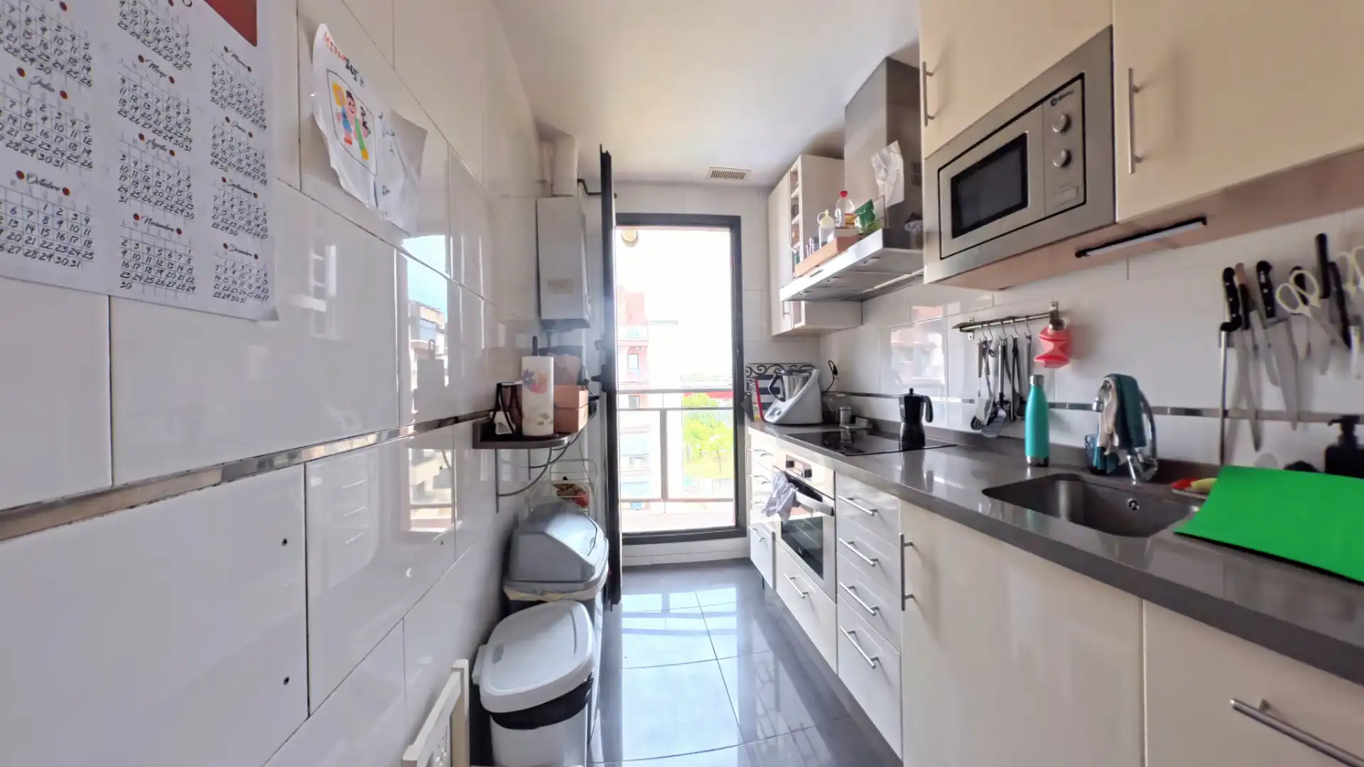 Cocina de Piso en venta en Mairena del Aljarafe con Aire acondicionado, Calefacción y Jardín privado