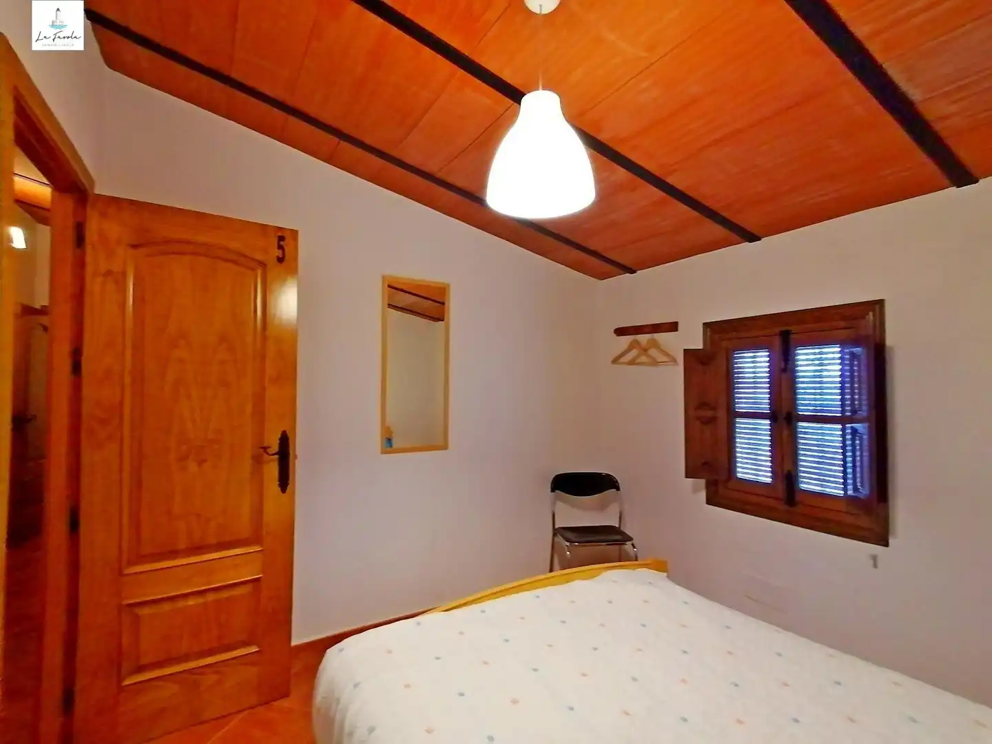 Dormitori de Casa o xalet en venda en Villanueva del Trabuco amb Jardí privat, Traster i Moblat