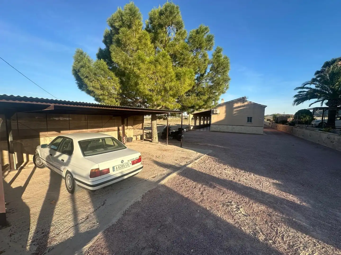 Chalet con jardín en venta en Novelda