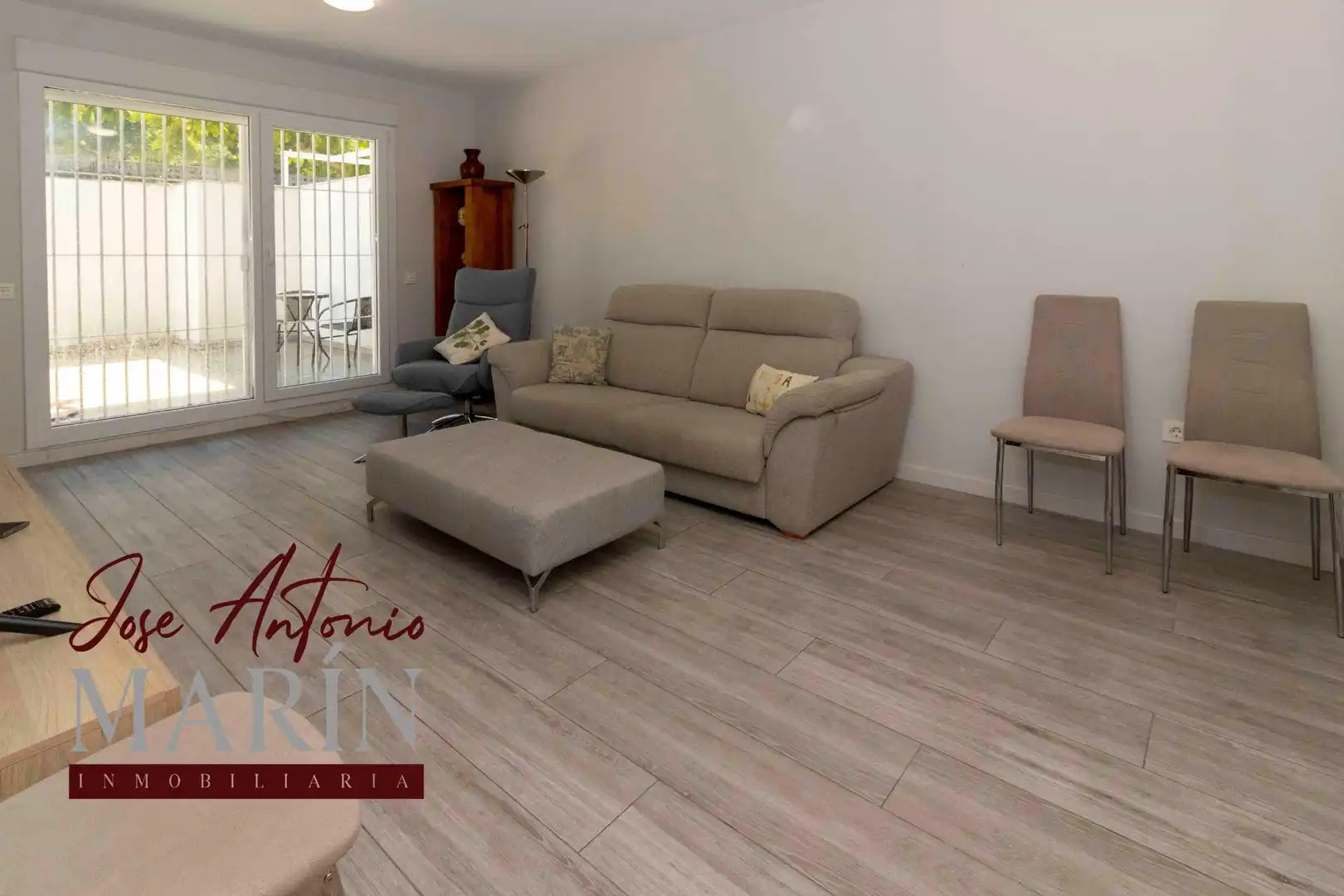 Sala d'estar de Apartament en venda en Badajoz amb Aire condicionat, Calefacció i Jardí privat