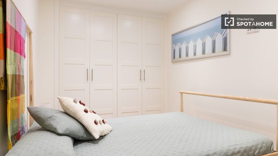 Dormitori de Pis de lloguer en  Madrid Capital amb Aire condicionat, Calefacció i Moblat