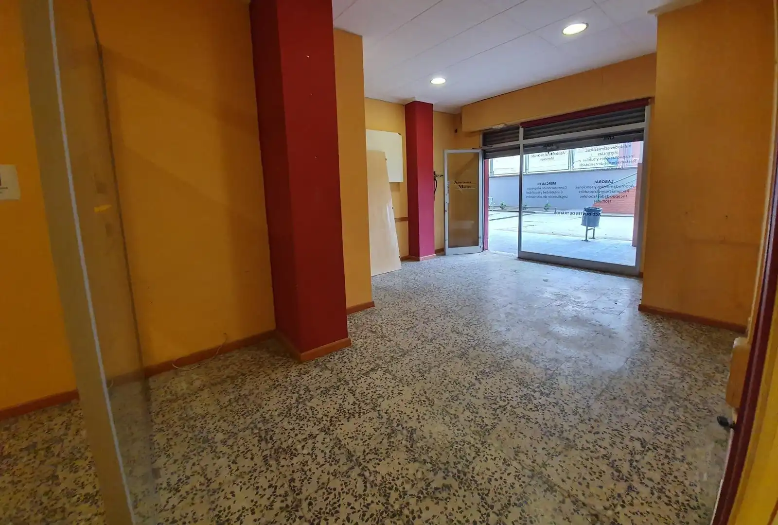 Gewerbefläche zum Verkauf in Carrer de Lusitània