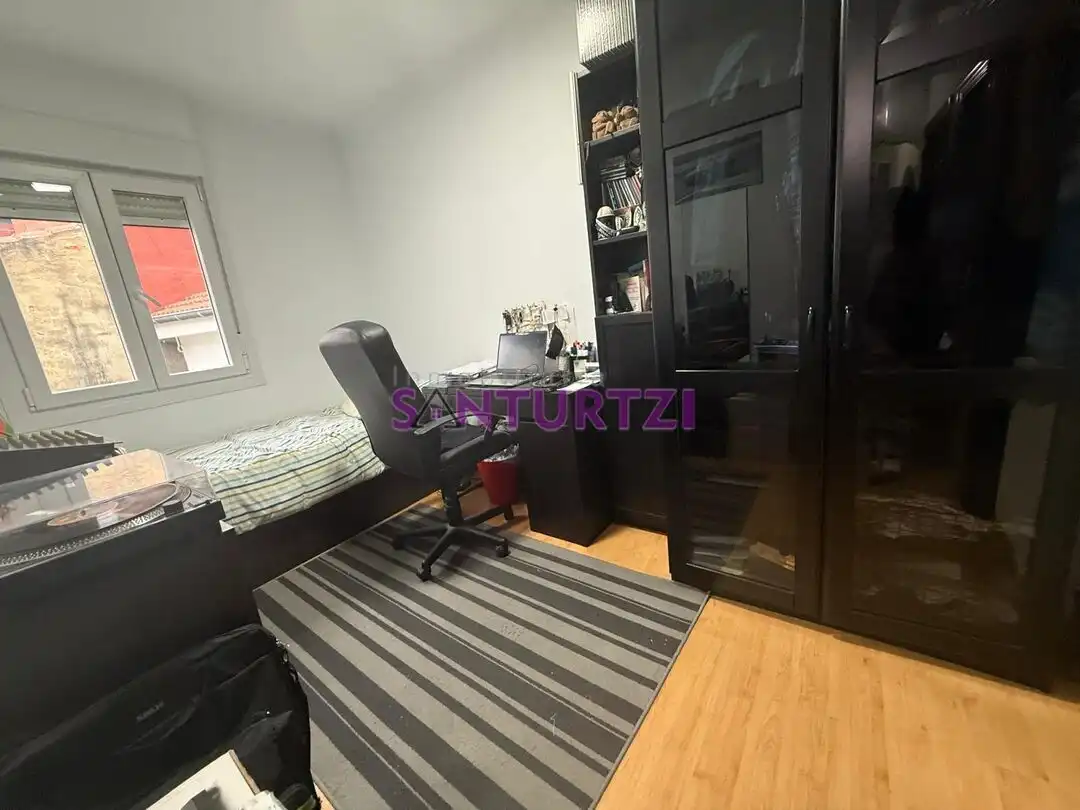 Bedroom of Flat for sale in Santurtzi   with Heating and Storage room