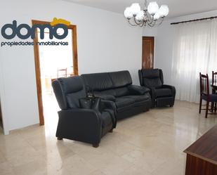 Living room of Flat to rent in  Granada Capital  with Heating, Furnished and Washing machine