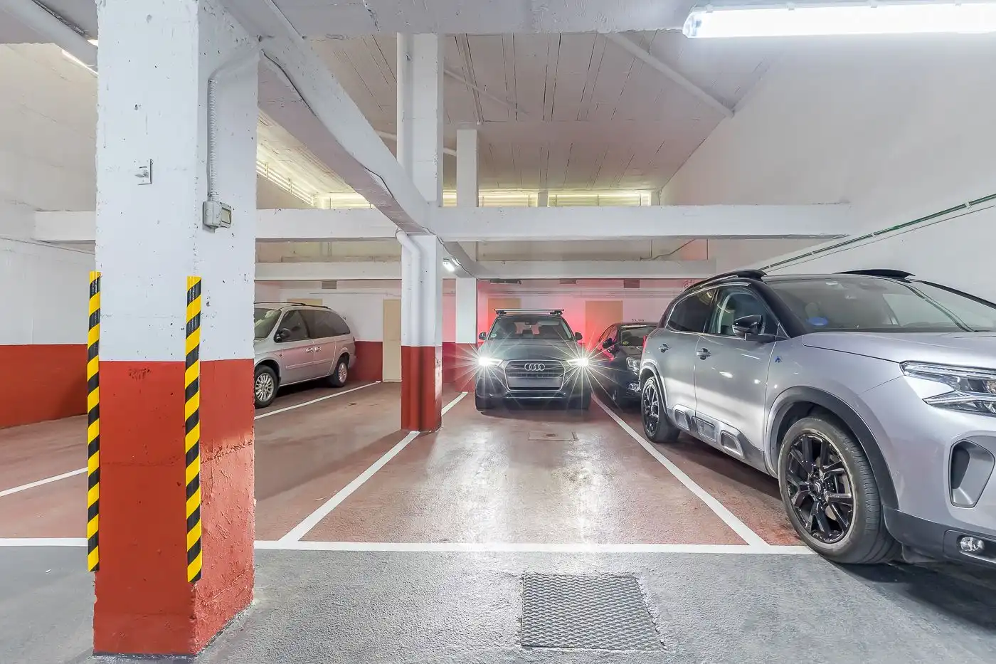 Aparcament de Pis en venda en Pozuelo de Alarcón amb Calefacció, Terrassa i Piscina