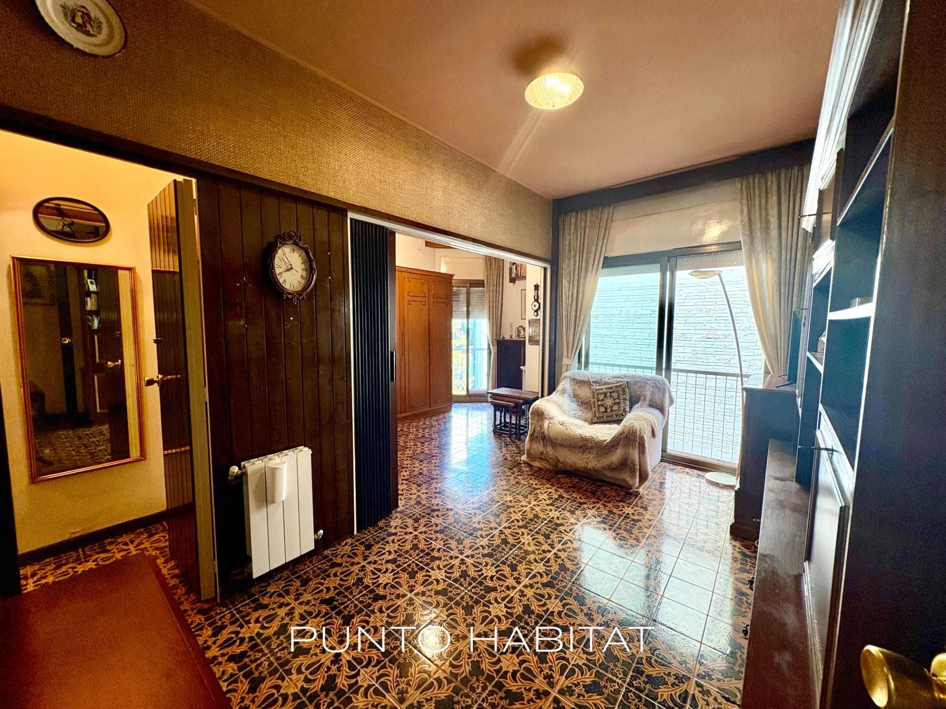 Living room of Flat for sale in  Barcelona Capital  with Air Conditioner, Heating and Balcony