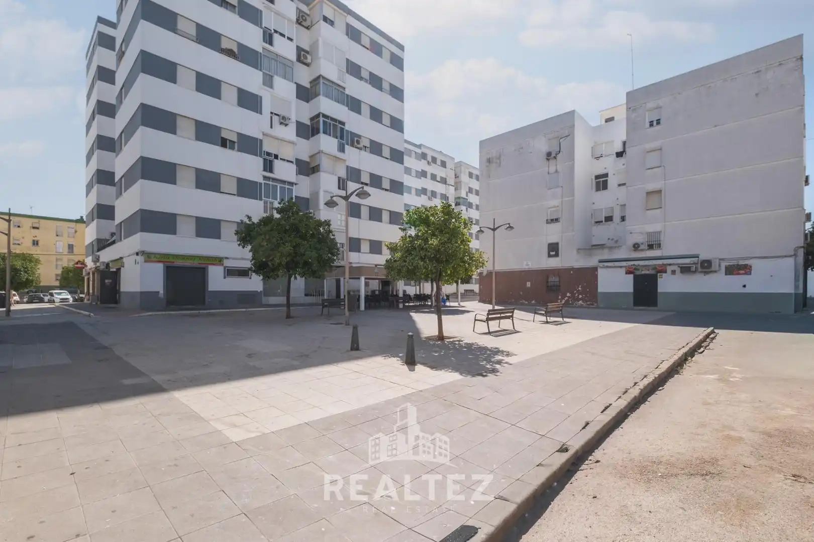 Vista exterior de Pis en venda en Jerez de la Frontera amb Alarma