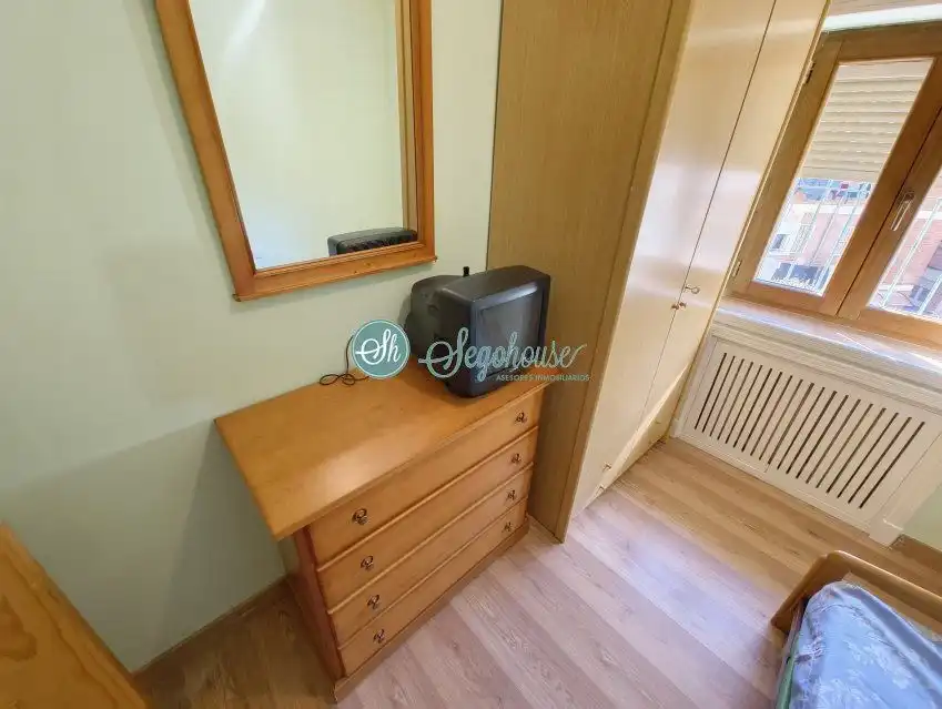 Bedroom of Flat for sale in Segovia  with Heating, Terrace and Furnished
