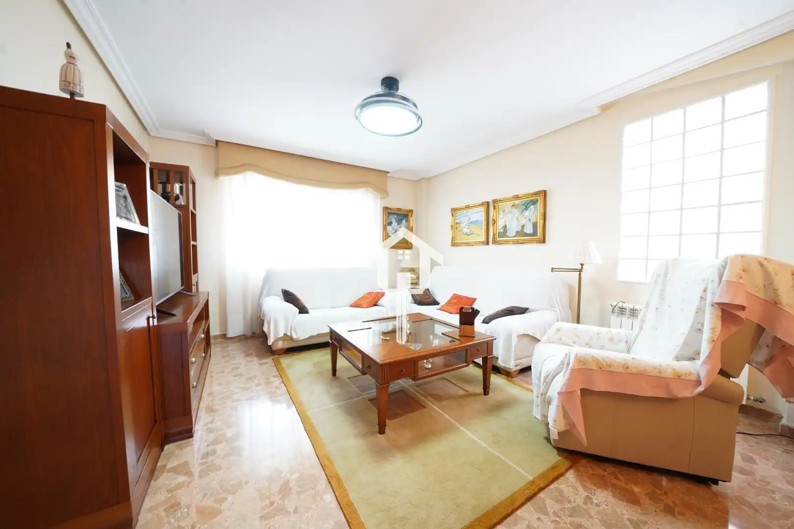 Sala d'estar de Casa adosada en venda en Alicante / Alacant amb Calefacció, Jardí privat i Terrassa