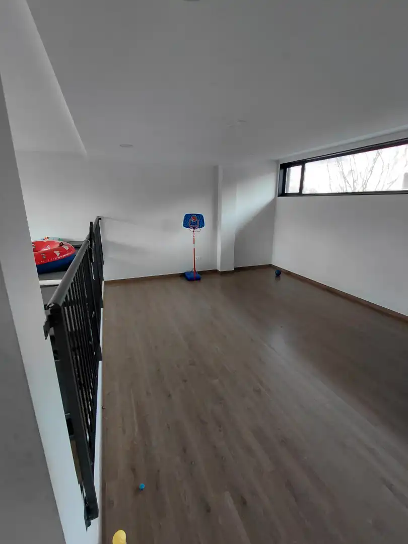 Wohnung zum Verkauf in Oleiros mit Heizung, Privatgarten und Parkett
