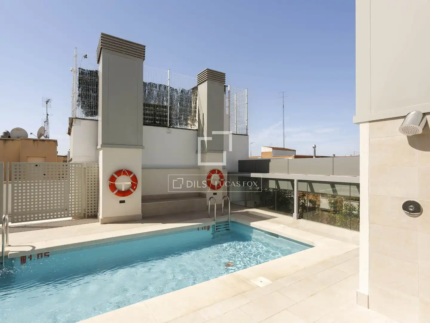 Swimming pool of Flat for rent in Madrid  with Air Conditioner, Heating and Parquet flooring