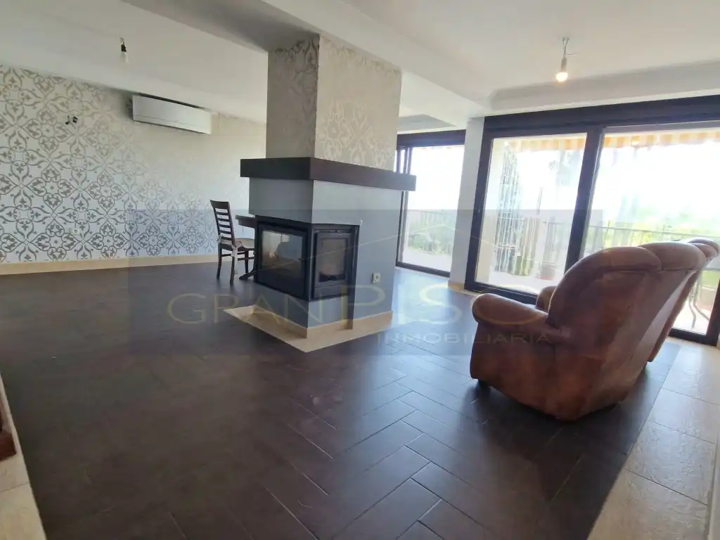 Sala de estar de Dúplex en venta en Estepona con Terraza y Piscina comunitaria