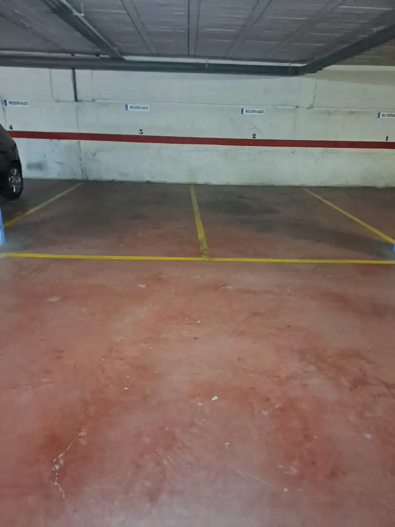 Garaje de alquiler en Avinguda Enric Valor, 3, El Castell