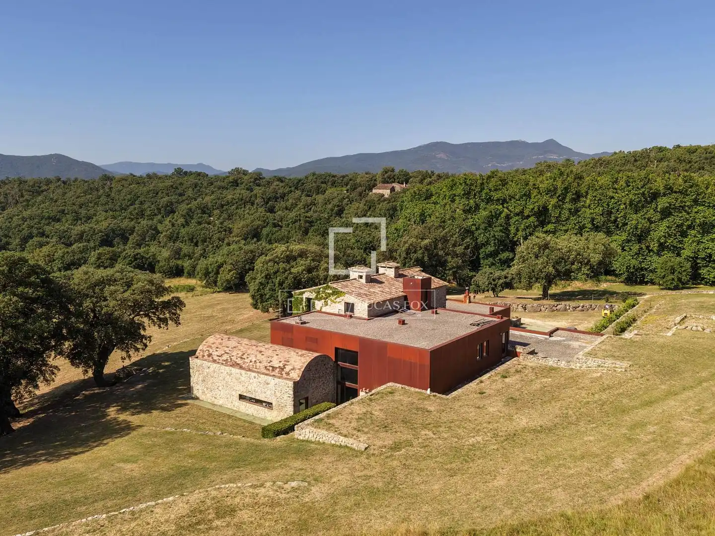 Vista exterior de Finca rústica en venda en Maçanet de Cabrenys amb Calefacció, Jardí privat i Traster