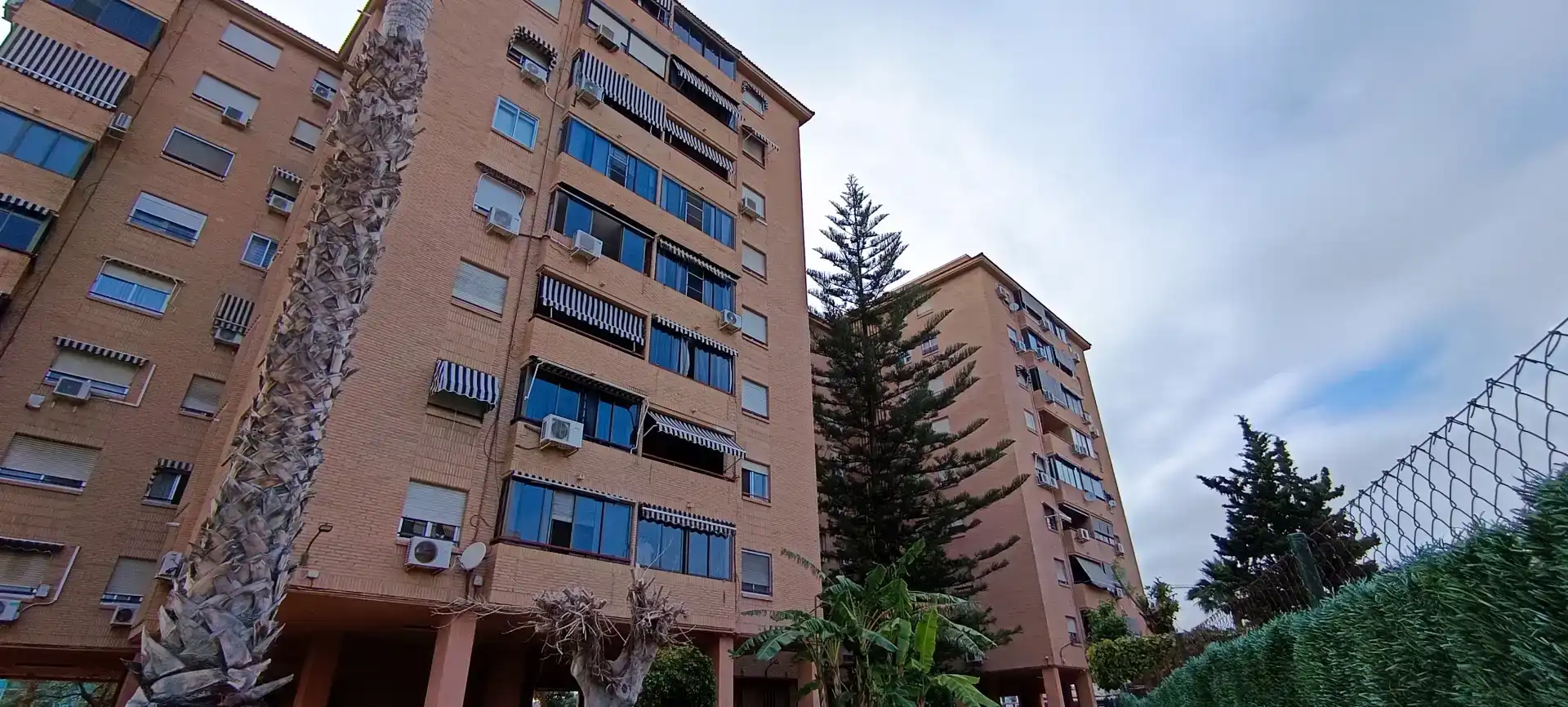 Vista exterior de Pis en venda en Alicante / Alacant amb Piscina i Balcó