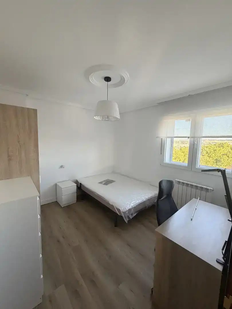 Habitación de Piso para compartir en Valladolid con Parquet, Amueblado y Balcón