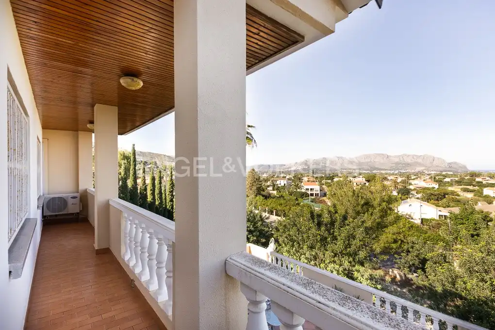 Vista exterior de Casa o xalet en venda en Pedreguer amb Aire condicionat, Calefacció i Jardí privat