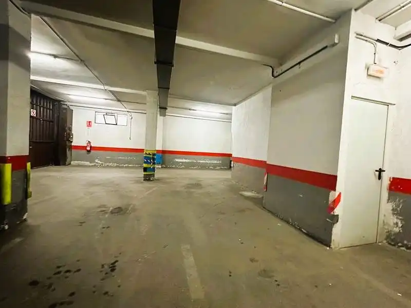 Aparcament de Garatge en venda en Madrid