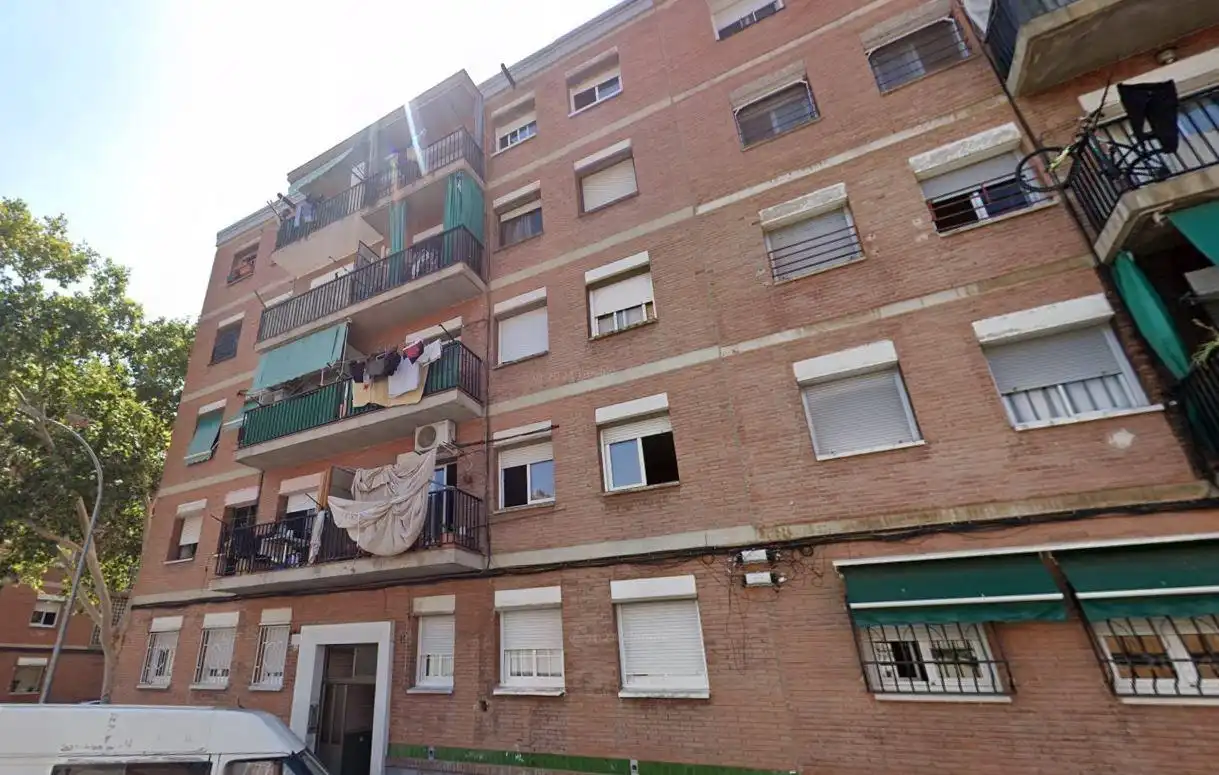 PISO OKUPADO EN VENTA EN Ramon Jove de SABADELL Barcelona., imatge 2