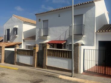 Maison mitoyenne avec balcon à vendre à Calle CR SANTA RITA