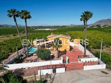 Casa rustica con balcone in vendita a Desamparados - Hurchillo - Torremendo