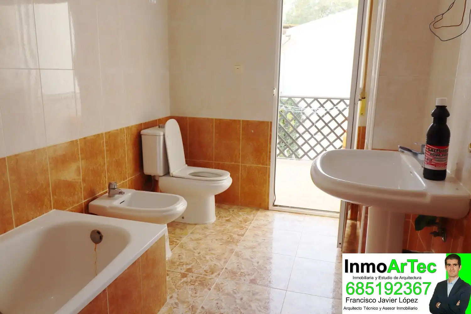 Baño de Edificio en venta en Íllora