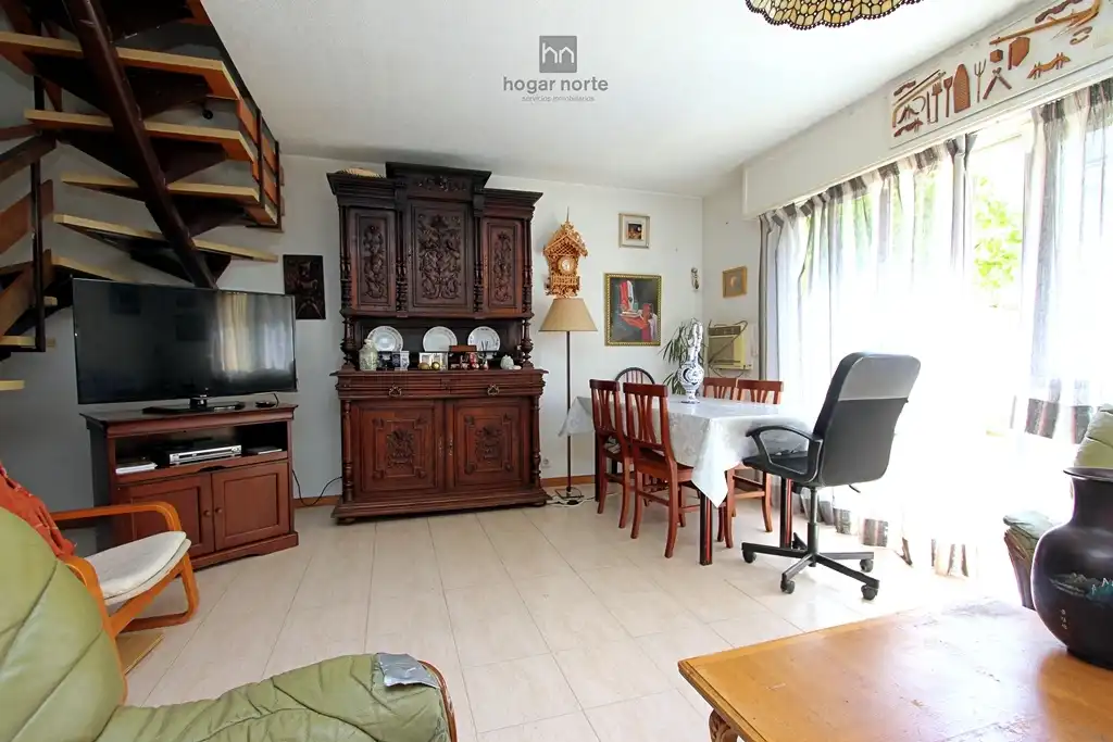 Sala de estar de Casa o chalet en venta en San Sebastián de los Reyes con Aire acondicionado, Calefacción y Jardín privado