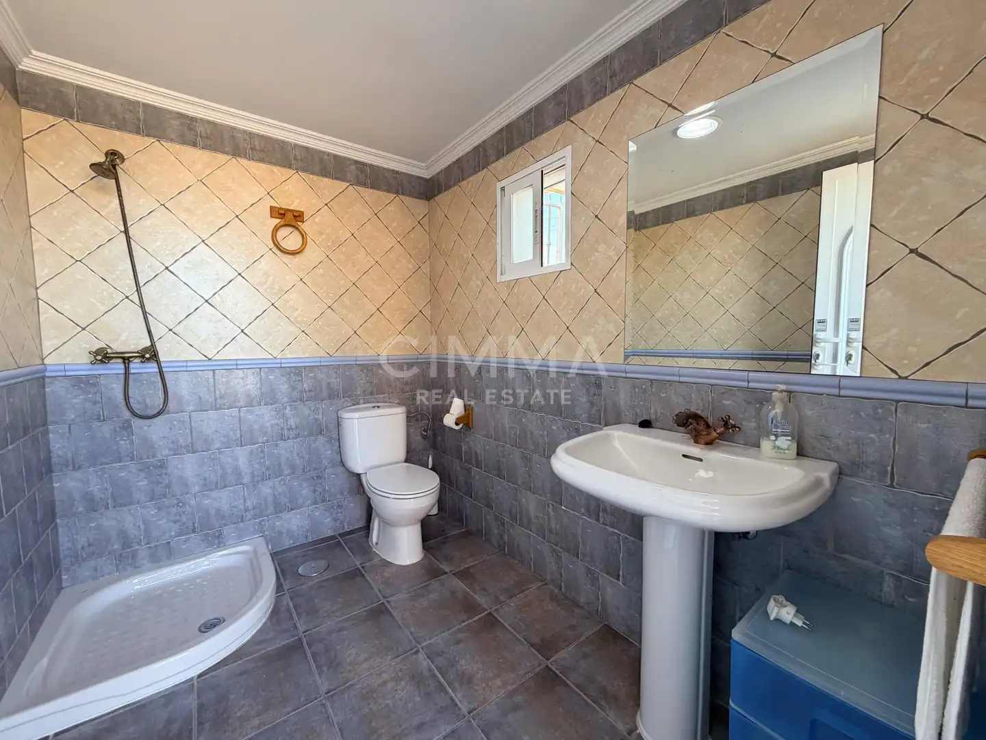 Bathroom of Detached homes for sale in La Nucia  with Air Conditioner, Heating and Private garden
