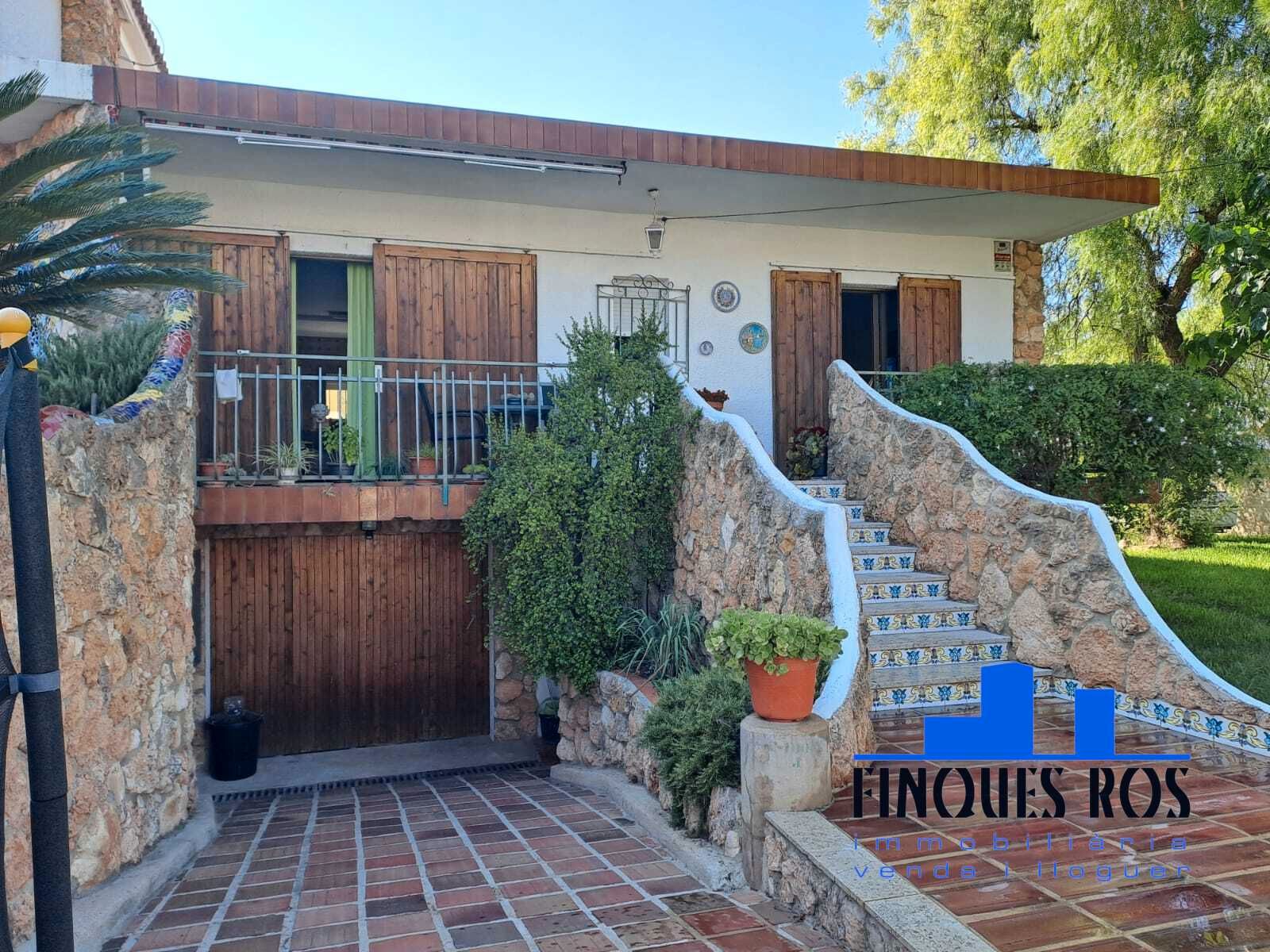 Exterior view of Single-family semi-detached for sale in Vinaròs  with Air Conditioner, Private garden and Terrace