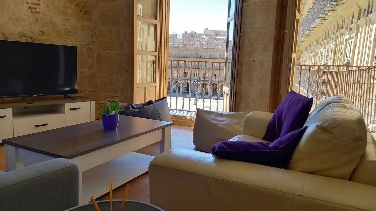 Sala d'estar de Apartament en venda en Salamanca amb Calefacció