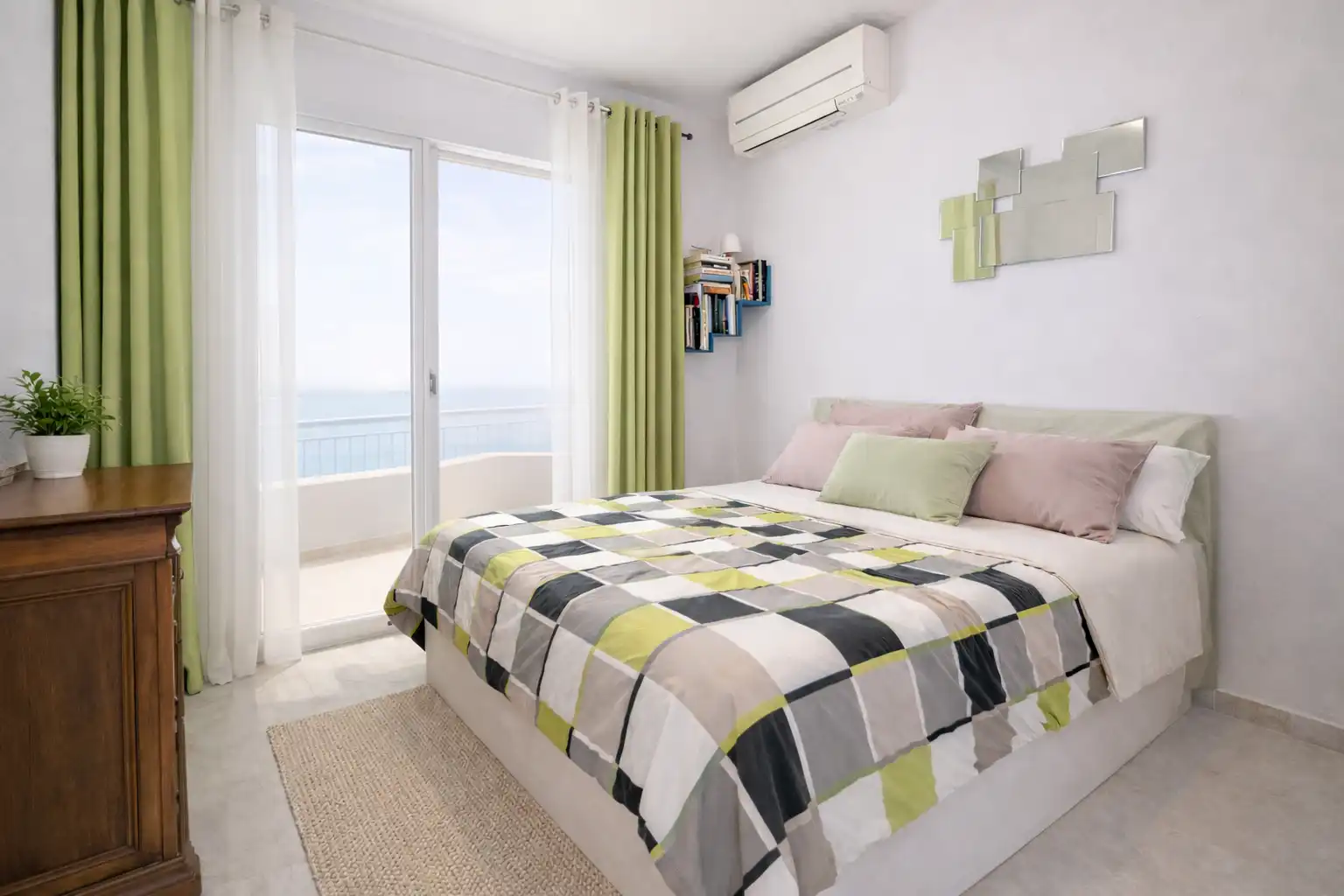 Schlafzimmer von Maisonette zum Verkauf in Roses mit Klimaanlage, Heizung und Privatgarten