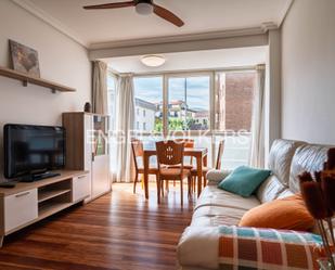 Sala d'estar de Apartament en venda en Zarautz amb Aire condicionat, Calefacció i Traster
