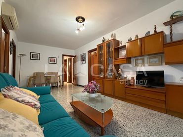 Piso con balcón en venta en Santa Rosa