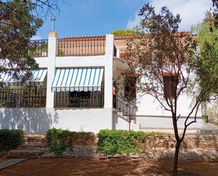 Vista exterior de Casa o xalet de lloguer en Oropesa del Mar / Orpesa amb Jardí privat, Terrassa i Moblat