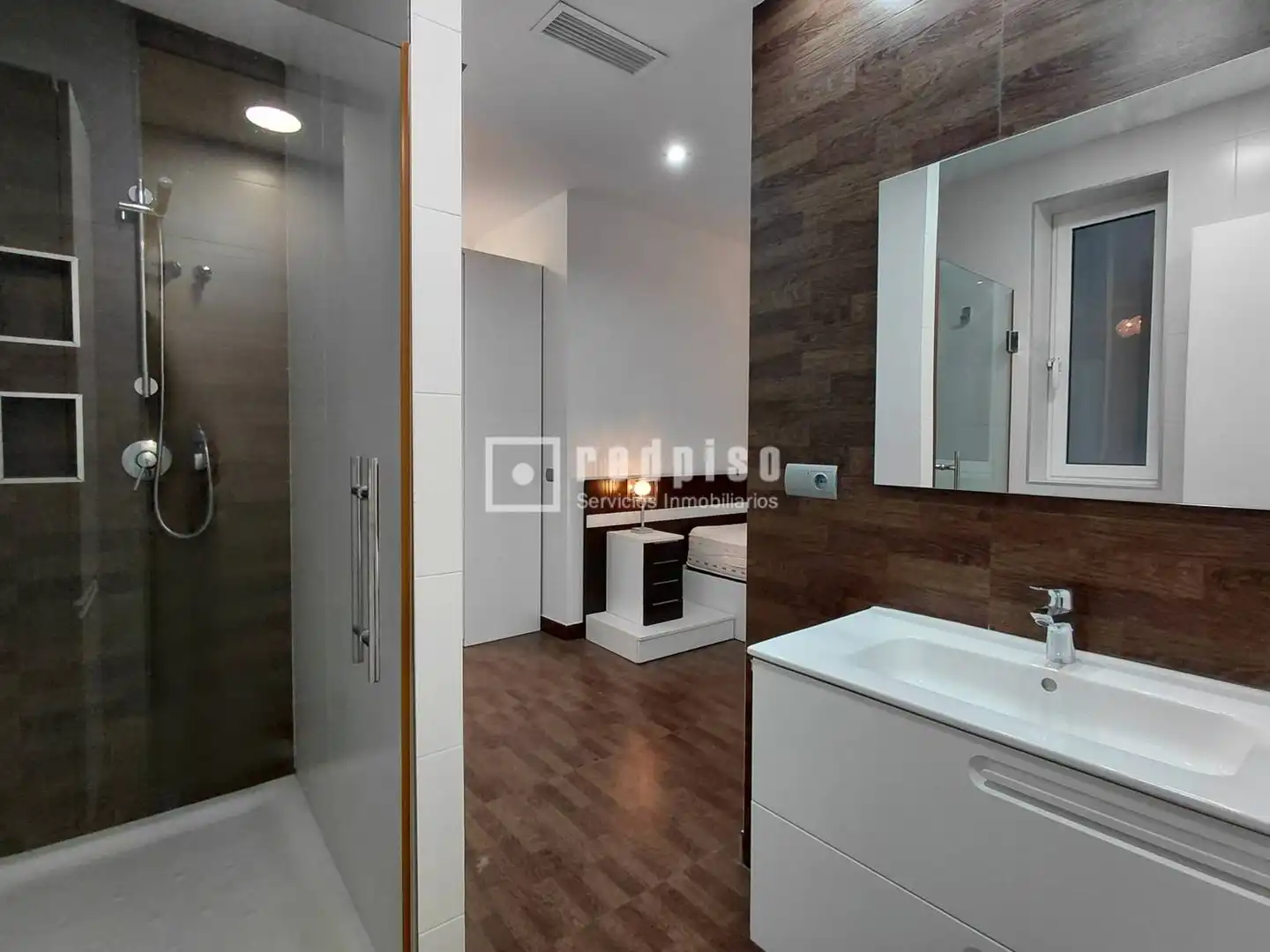 Baño de Piso de alquiler en Valencia con Aire acondicionado y Amueblado