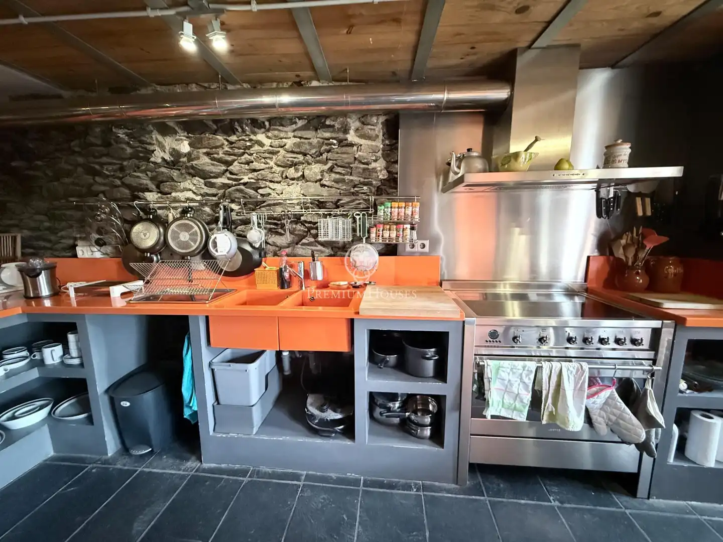 Cuina de Finca rústica en venda en Guils de Cerdanya amb Jardí privat i Traster