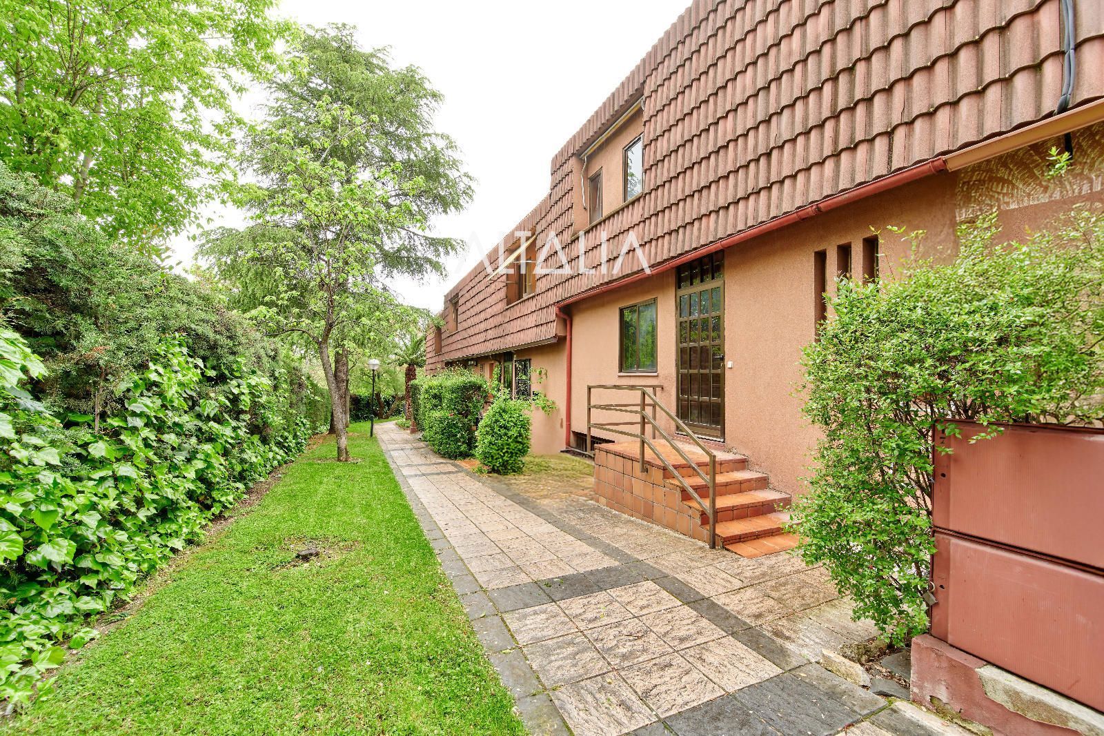 Exterior view of Single-family semi-detached for sale in La Moraleja  with Heating, Private garden and Parquet flooring