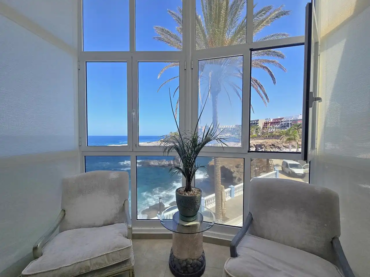 Sala de estar de Dúplex de alquiler en Adeje con Aire acondicionado, Terraza y Amueblado