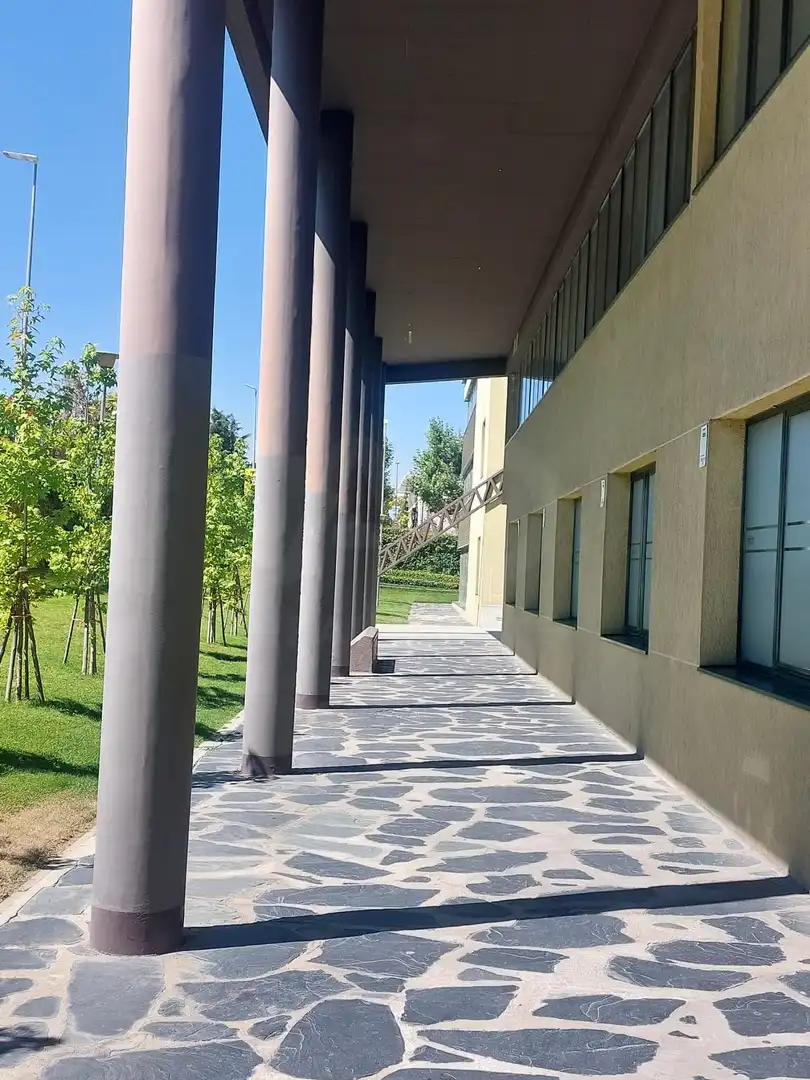 Vista exterior de Local en venta en Las Rozas de Madrid