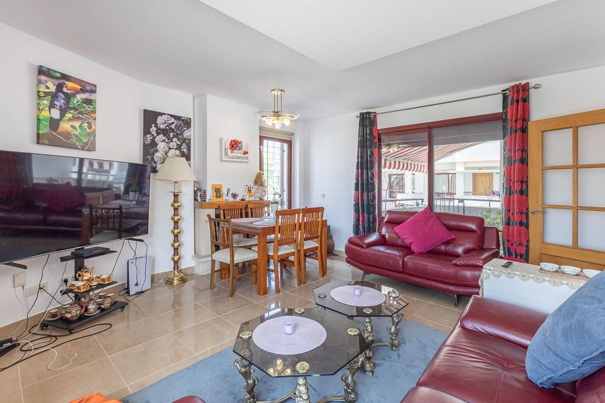 Sala d'estar de Casa o xalet en venda en Armilla amb Aire condicionat, Calefacció i Terrassa